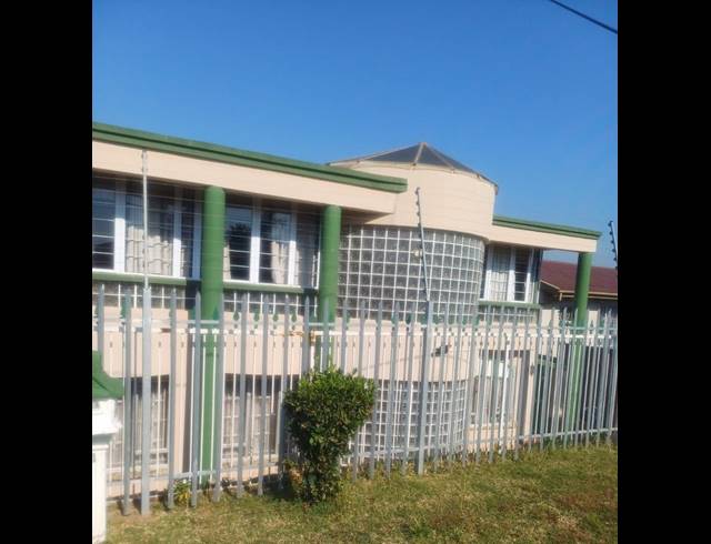 5 BEDROOM HOUSE FOR SALE IN BURLINGTON HEIGHTS